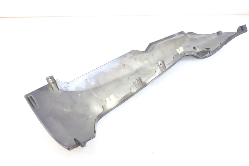 photo de BAS DE CAISSE GAUCHE PIAGGIO MP3 125 (2006 - 2014) - Points de fixation