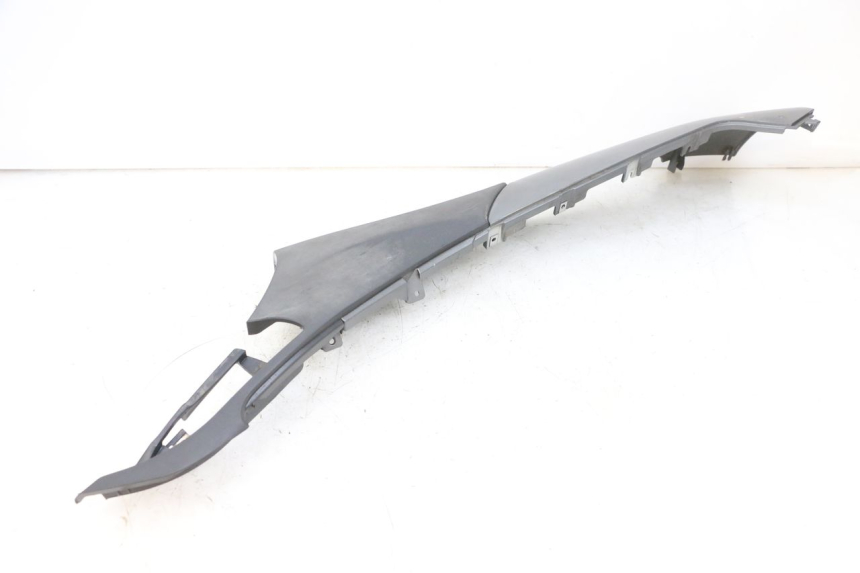 photo de BAS DE CAISSE GAUCHE PIAGGIO MP3 500 (2016 - 2018) - Vue d’ensemble