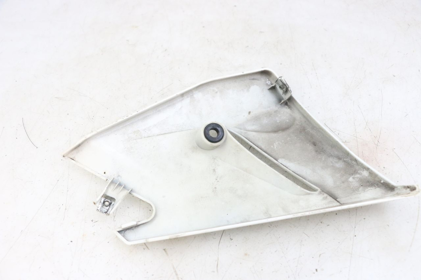 photo de BAS DE CAISSE GAUCHE MOTO GUZZI NORGE 8V GT 1200 (2011 - 2016) - Détail de la pièce