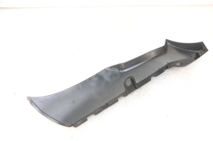 photo de BAS DE CAISSE GAUCHE PIAGGIO NRG POWER PUREJET 50 (2018 - 2021) - Gros plan technique