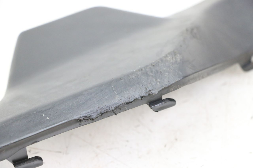 photo de BAS DE CAISSE GAUCHE SYM ORBIT III 3 4T 50 (2021 - 2025) - Zoom état d’usage