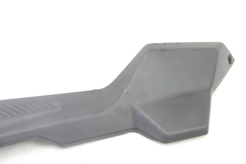 photo de BAS DE CAISSE GAUCHE SYM ORBIT III 3 4T 50 (2021 - 2025) - Zoom état d’usage