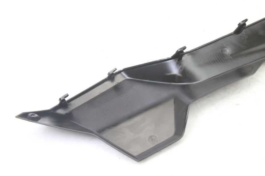 photo de BAS DE CAISSE GAUCHE SYM ORBIT III 3 4T 50 (2021 - 2025) - Points de fixation