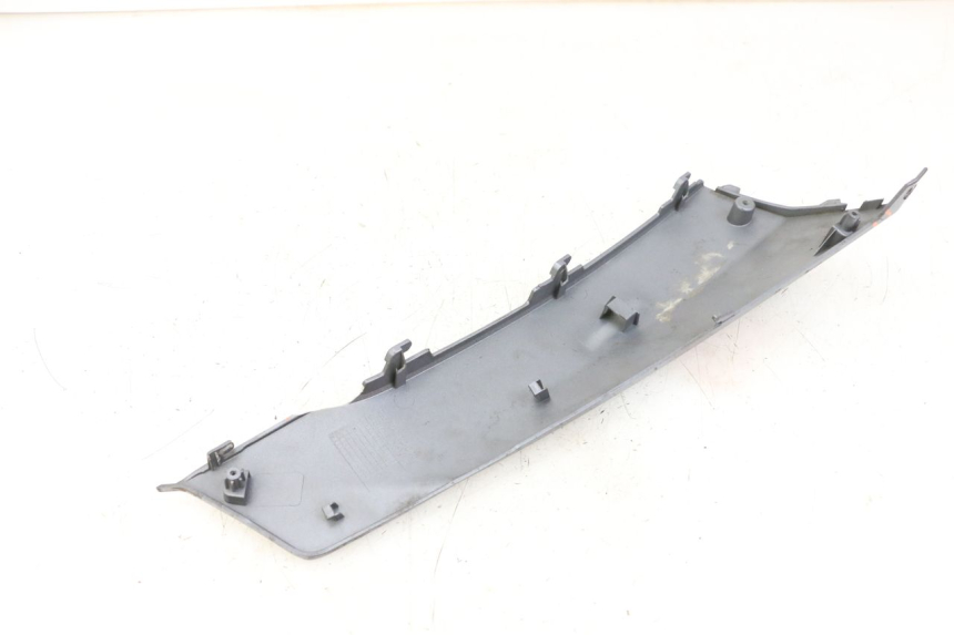 photo de BAS DE CAISSE GAUCHE PEUGEOT BELVILLE 125 (2017 - 2021) - Points de fixation