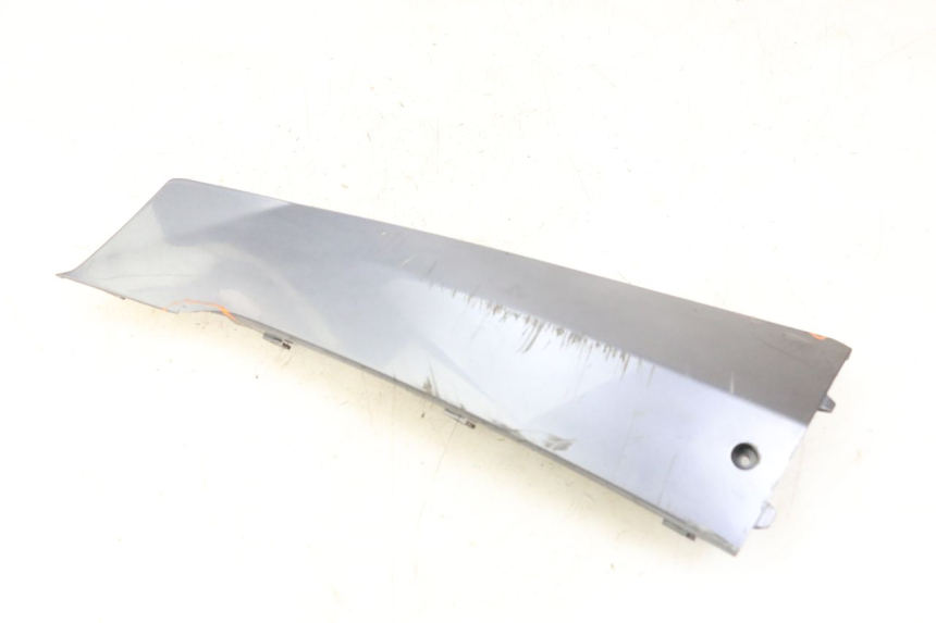 photo de BAS DE CAISSE GAUCHE PEUGEOT BELVILLE 125 (2017 - 2021) - Marquages et références