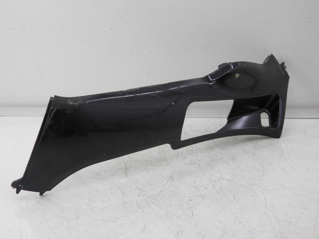 photo de BAS DE CAISSE GAUCHE PIAGGIO X8 STREET 125 (2006 - 2007) - Vue principale