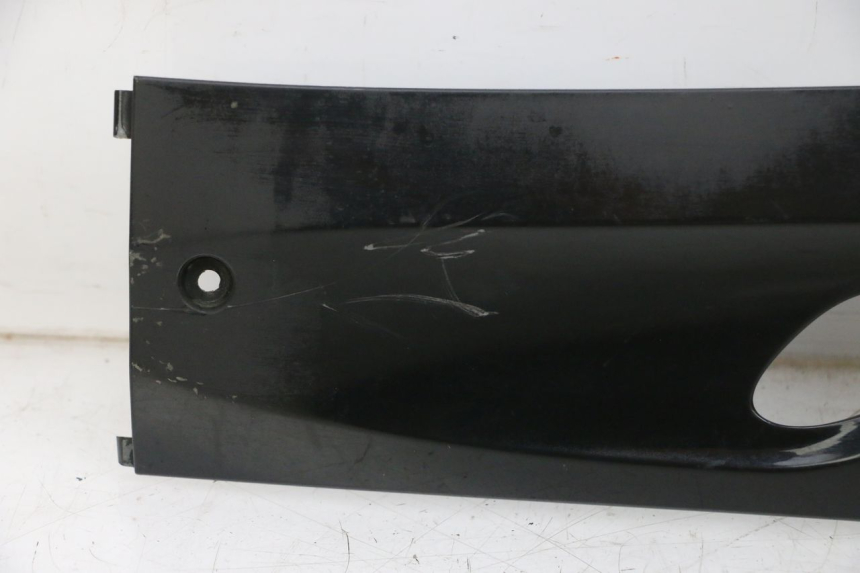 photo de BAS DE CAISSE GAUCHE DAELIM S1 125 (2007 - 2016) - Focus structure