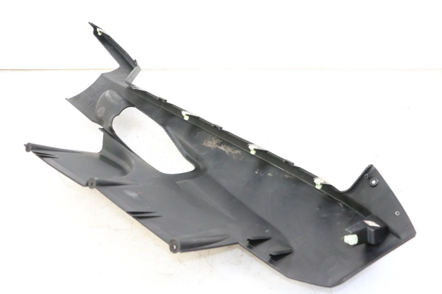 photo de BAS DE CAISSE GAUCHE PEUGEOT SATELIS COMPRESSOR K15 125 (2006 - 2009) - Détail de la pièce