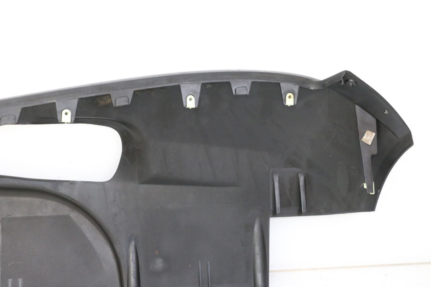 photo de BAS DE CAISSE GAUCHE PEUGEOT SATELIS COMPRESSOR K15 125 (2006 - 2009) - Autre angle de vue