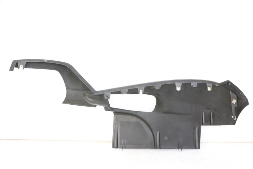 photo de BAS DE CAISSE GAUCHE PEUGEOT SATELIS COMPRESSOR K15 125 (2006 - 2009) - Gros plan technique