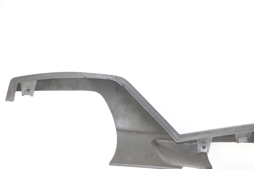 photo de BAS DE CAISSE GAUCHE PEUGEOT SATELIS COMPRESSOR K15 125 (2006 - 2009) - Gros plan technique