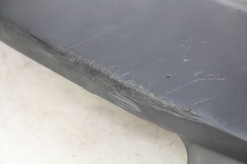 photo de BAS DE CAISSE GAUCHE PEUGEOT SATELIS 125 (2006 - 2009) - Points de fixation