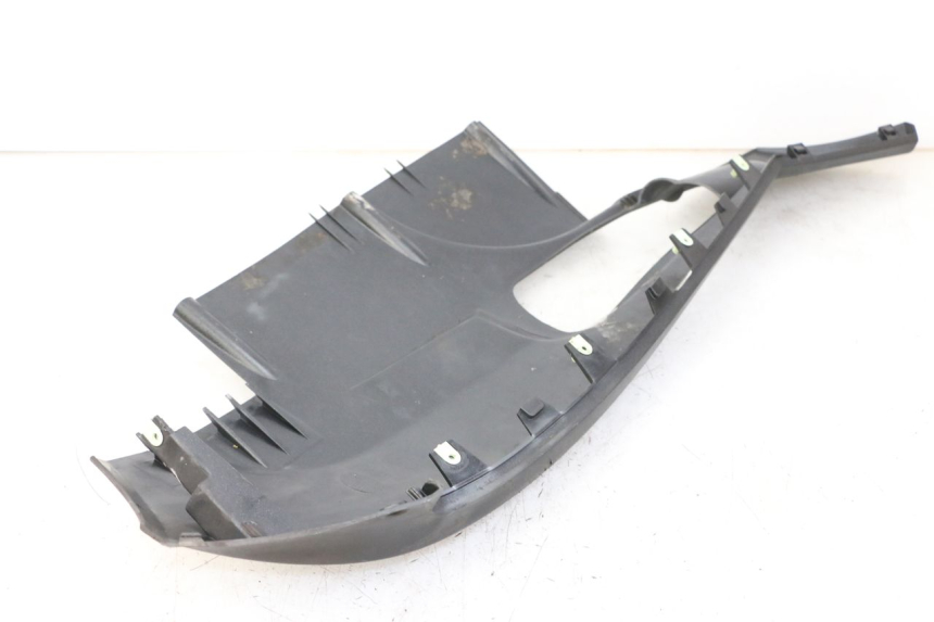 photo de BAS DE CAISSE GAUCHE PEUGEOT SATELIS 125 (2013 - 2018) - Détail de la pièce