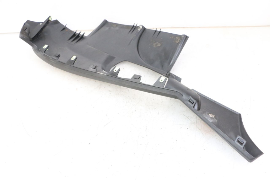photo de BAS DE CAISSE GAUCHE PEUGEOT SATELIS 125 (2013 - 2018) - Zoom état d’usage