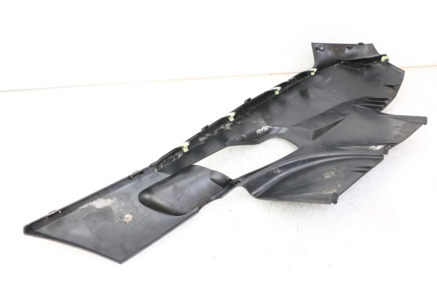 photo de BAS DE CAISSE GAUCHE PEUGEOT SATELIS 125 (2013 - 2018) - Autre angle de vue