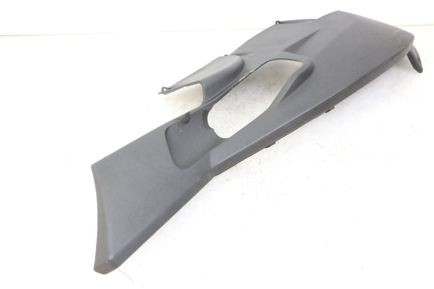 photo de BAS DE CAISSE GAUCHE PEUGEOT SATELIS 125 (2013 - 2018) - Gros plan technique