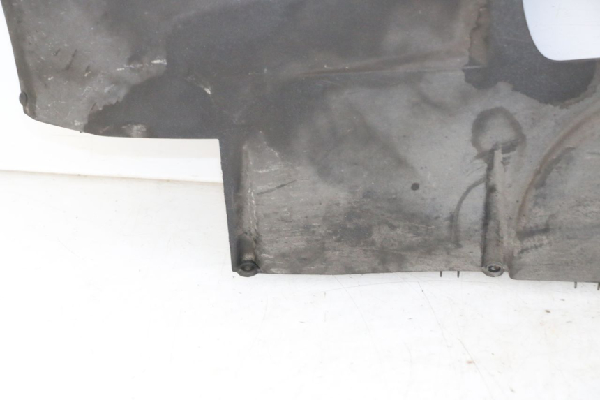 photo de BAS DE CAISSE GAUCHE PEUGEOT SATELIS 125 (2013 - 2018) - Détails caractéristiques