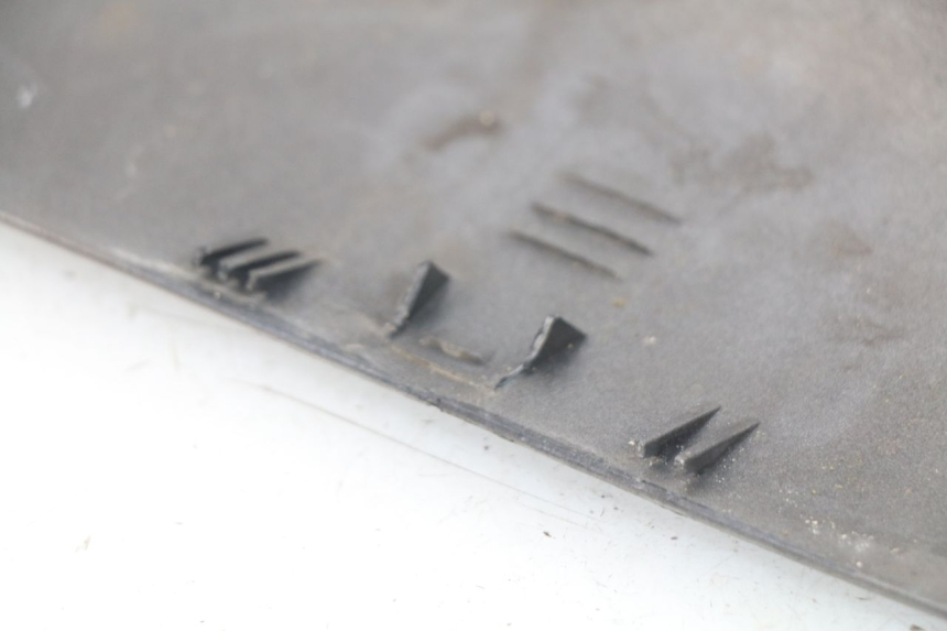 photo de BAS DE CAISSE GAUCHE MBK SKYLINER 125 (2004 - 2007) - Zoom état d’usage