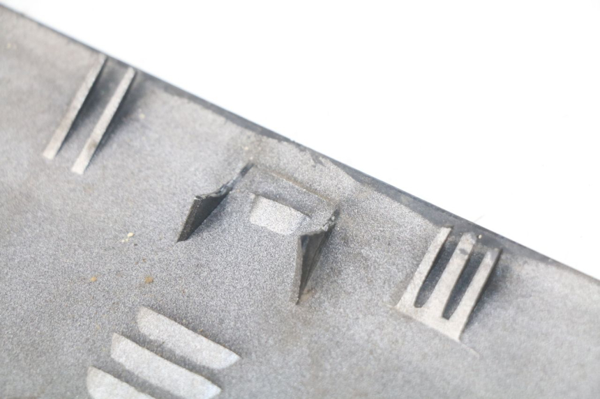 photo de BAS DE CAISSE GAUCHE MBK SKYLINER 125 (2004 - 2007) - Autre angle de vue