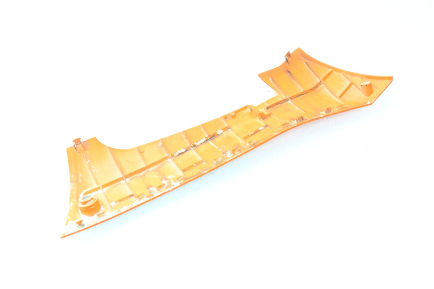 photo de BAS DE CAISSE GAUCHE PEUGEOT STREETZONE 2T 50 (2014 - 2019) - Détail de la pièce