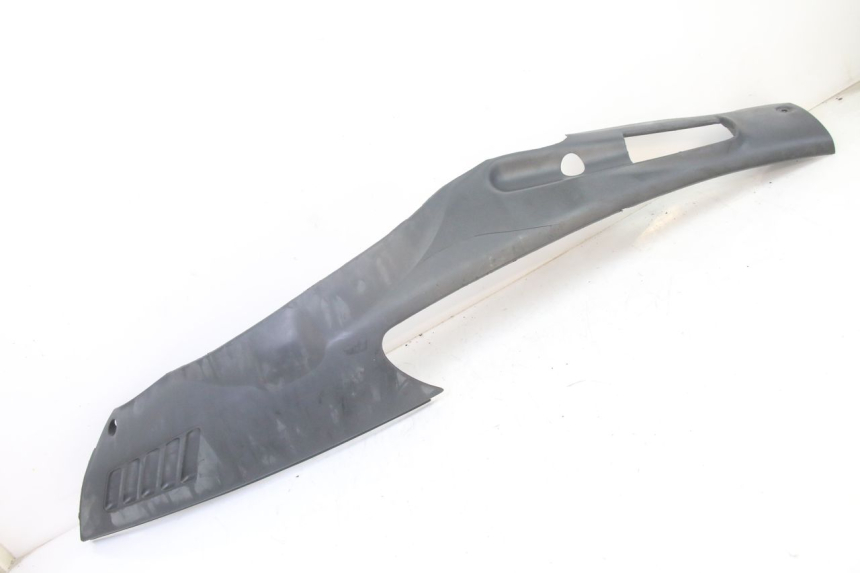 photo de BAS DE CAISSE GAUCHE PIAGGIO SUPER LX 125 (2000 - 2003) - Autre angle de vue