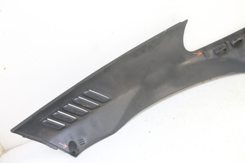 photo de BAS DE CAISSE GAUCHE PIAGGIO SUPER LX 125 (2000 - 2003) - Vue d’ensemble