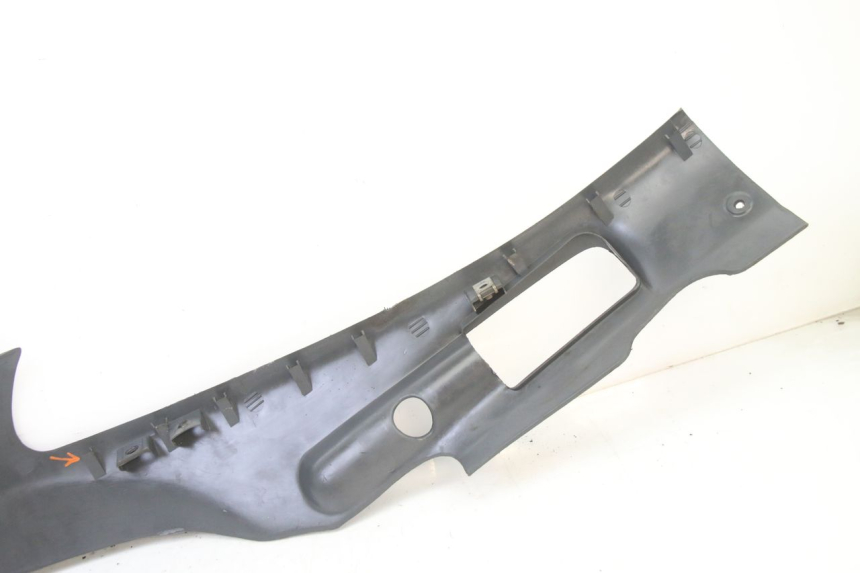 photo de BAS DE CAISSE GAUCHE PIAGGIO SUPER LX 125 (2000 - 2003) - Points de fixation