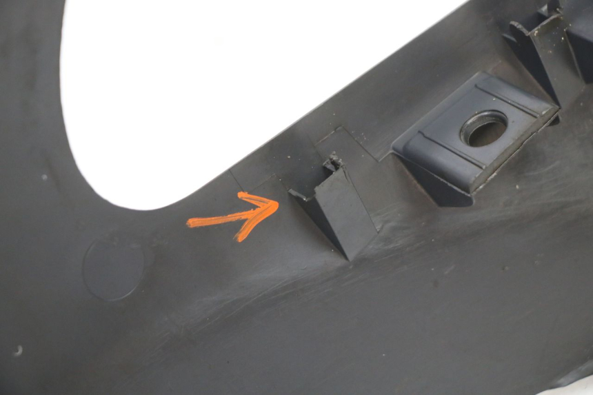 photo de BAS DE CAISSE GAUCHE PIAGGIO SUPER LX 125 (2000 - 2003) - Pièce contrôlée