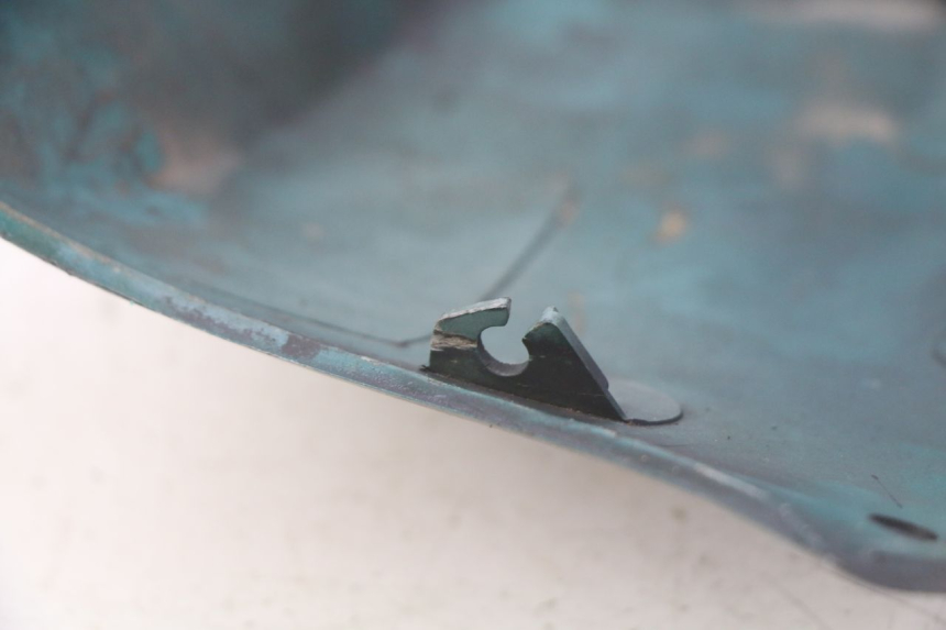 photo de BAS DE CAISSE GAUCHE PEUGEOT SV 125 (1991 - 1994) - Détail de la pièce