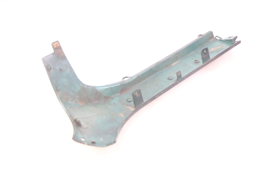 photo de BAS DE CAISSE GAUCHE PEUGEOT SV 125 (1991 - 1994) - Gros plan technique