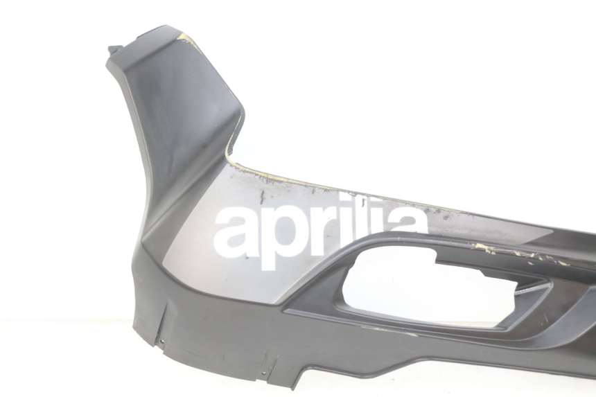 photo de BAS DE CAISSE GAUCHE APRILIA SXR 50 (2021 - 2023) - Détails caractéristiques