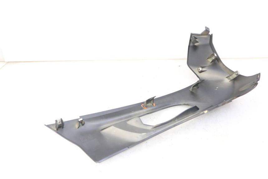 photo de BAS DE CAISSE GAUCHE APRILIA SXR 50 (2021 - 2023) - Vue d’ensemble