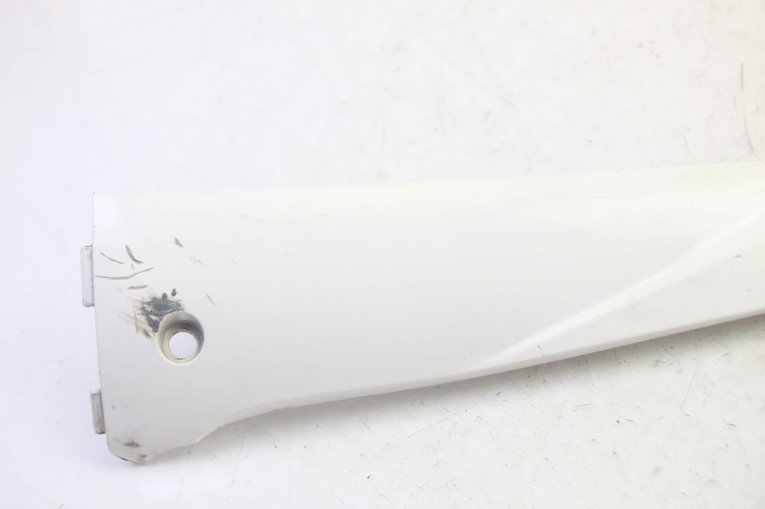 photo de BAS DE CAISSE GAUCHE PEUGEOT TWEET PRO EFI 4T 50 (2021 - 2022) - Détail de la pièce