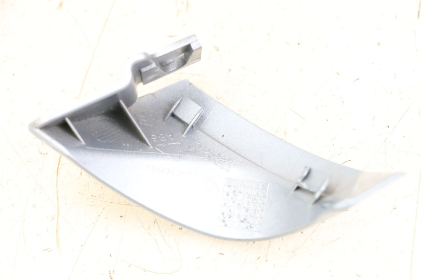 photo de BAS DE CAISSE GAUCHE PIAGGIO VESPA PRIMAVERA 4T 50 (2021 - 2024) - Gros plan technique