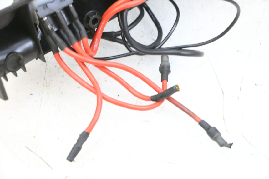 photo de BAS DE CAISSE GAUCHE DUALTRON VICTOR LIMITED 1 - Points de fixation