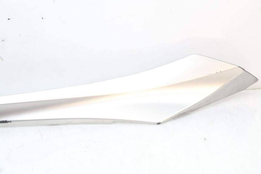 photo de BAS DE CAISSE GAUCHE YAMAHA XMAX X-MAX ABS 125 (2017 - 2020) - Zoom état d’usage