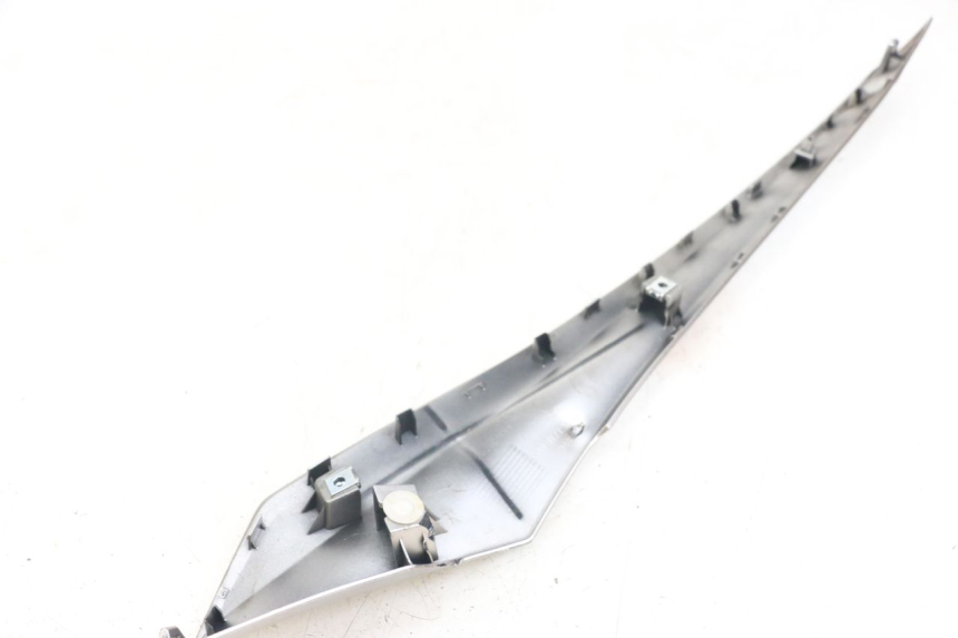 photo de BAS DE CAISSE GAUCHE YAMAHA XMAX X-MAX ABS 125 (2017 - 2020) - Vue d’ensemble