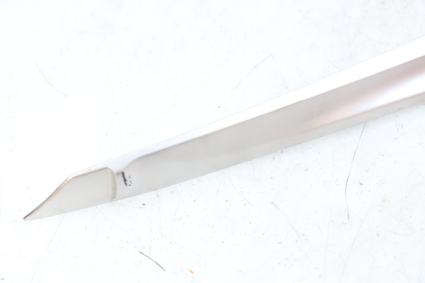 photo de BAS DE CAISSE GAUCHE YAMAHA XMAX X-MAX ABS 125 (2017 - 2020) - État de surface