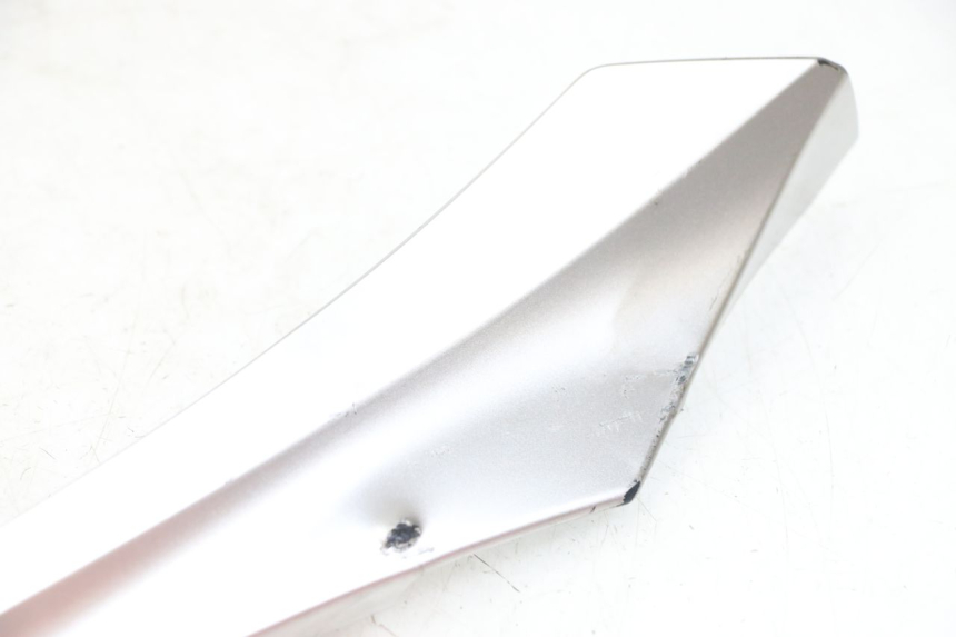 photo de BAS DE CAISSE GAUCHE YAMAHA XMAX X-MAX ABS 125 (2017 - 2020) - Marquages et références