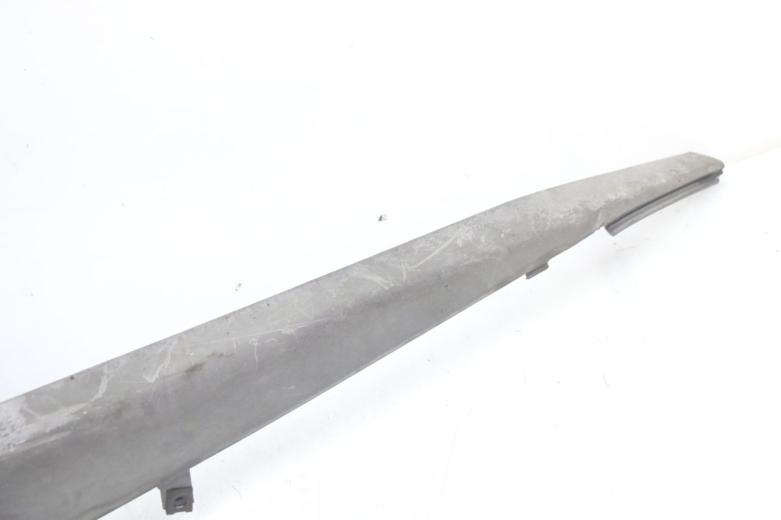 photo de BAS DE CAISSE GAUCHE YAMAHA XMAX X-MAX 125 (2006 - 2009) - Autre angle de vue