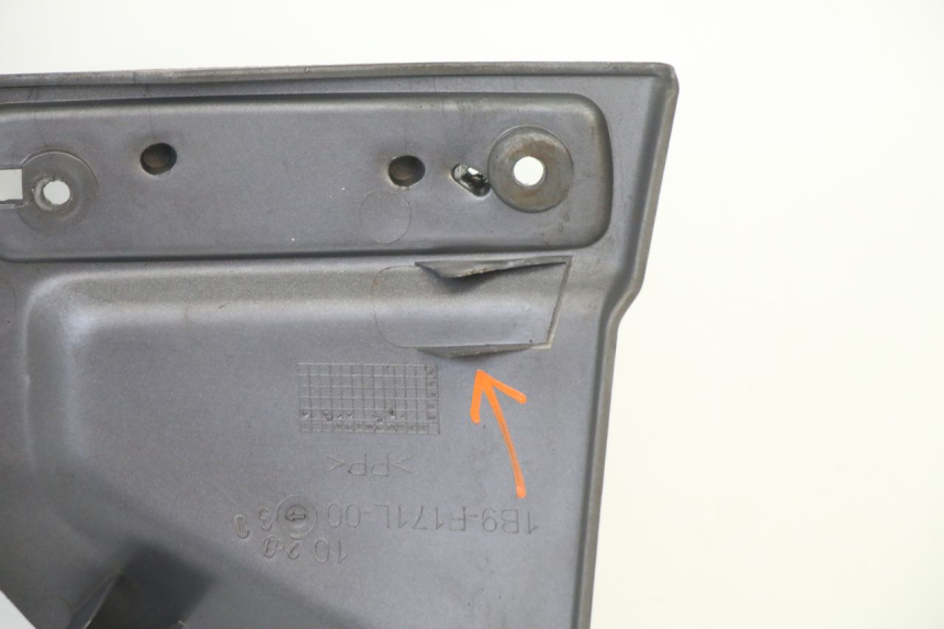 photo de BAS DE CAISSE GAUCHE YAMAHA XMAX X-MAX 125 (2006 - 2009) - État de surface