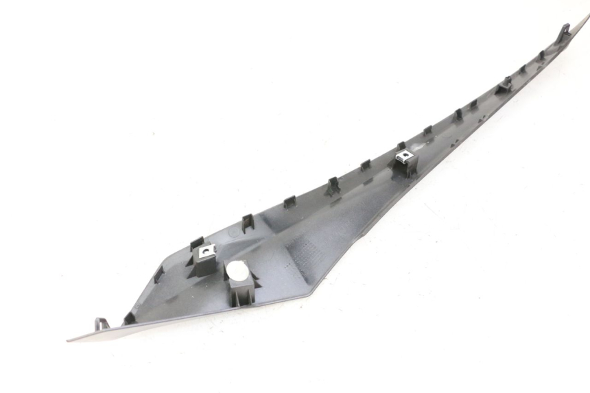 photo de BAS DE CAISSE GAUCHE YAMAHA XMAX X-MAX 125 (2021 - 2025) - Vue d’ensemble