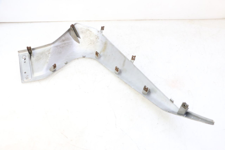 photo de BAS DE CAISSE GAUCHE YAMAHA X-MAX XMAX 250 (2006 - 2009) - Autre angle de vue