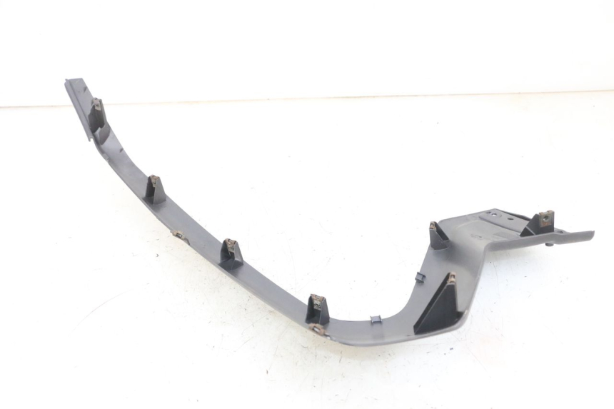 photo de BAS DE CAISSE GAUCHE YAMAHA XMAX X-MAX 125 (2006 - 2009) - Détail de la pièce