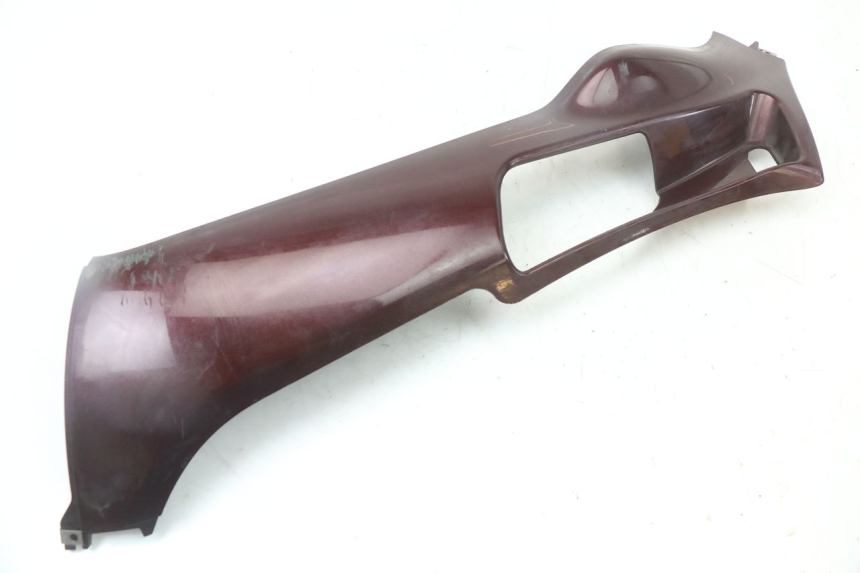 photo de BAS DE CAISSE GAUCHE PIAGGIO X8 125 (2004 - 2007) - Détail de la pièce