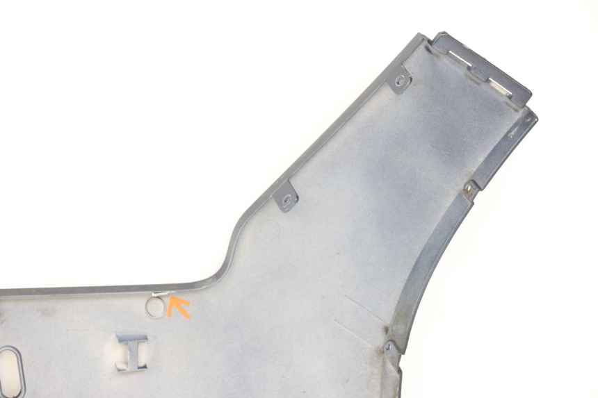 photo de Lower left side panel KYMCO XCITING 250 (2006 - 2009) - Gros plan technique