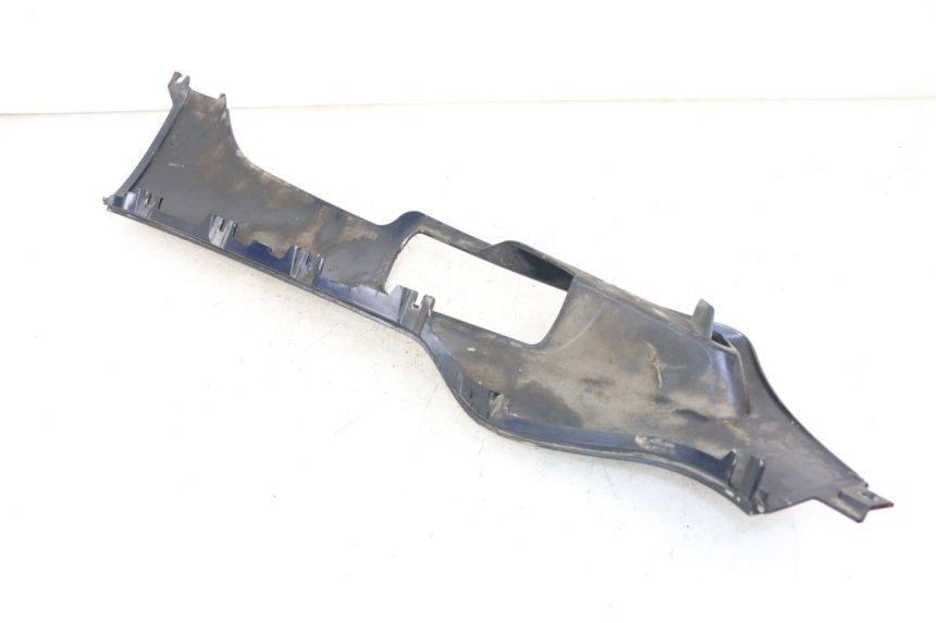 photo de BAS DE CAISSE GAUCHE PIAGGIO XEVO - X EVO 125 (2007 - 2017) - Autre angle de vue