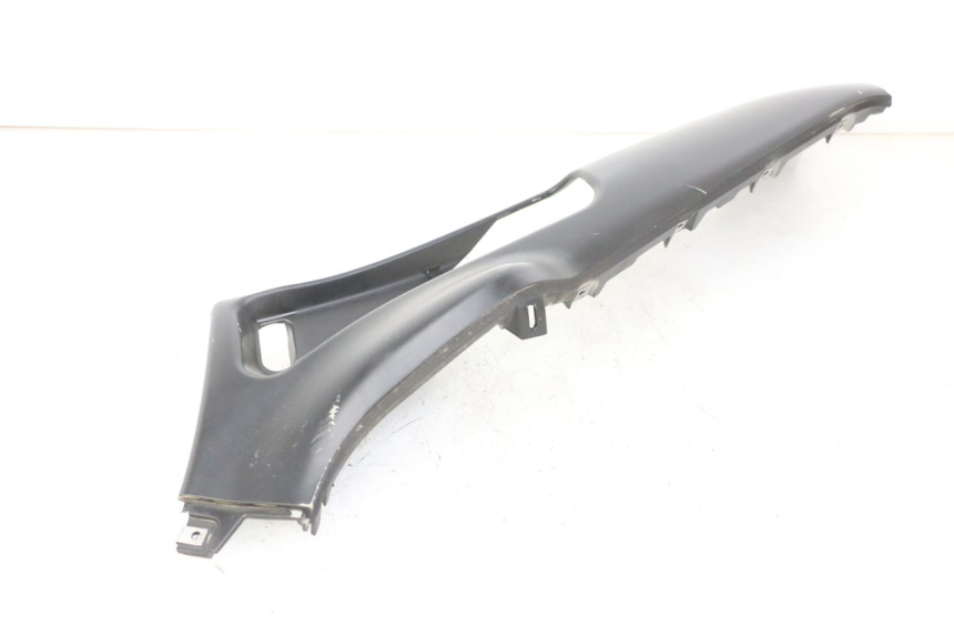 photo de BAS DE CAISSE GAUCHE PIAGGIO XEVO - X EVO 125 (2007 - 2017) - Vue d’ensemble