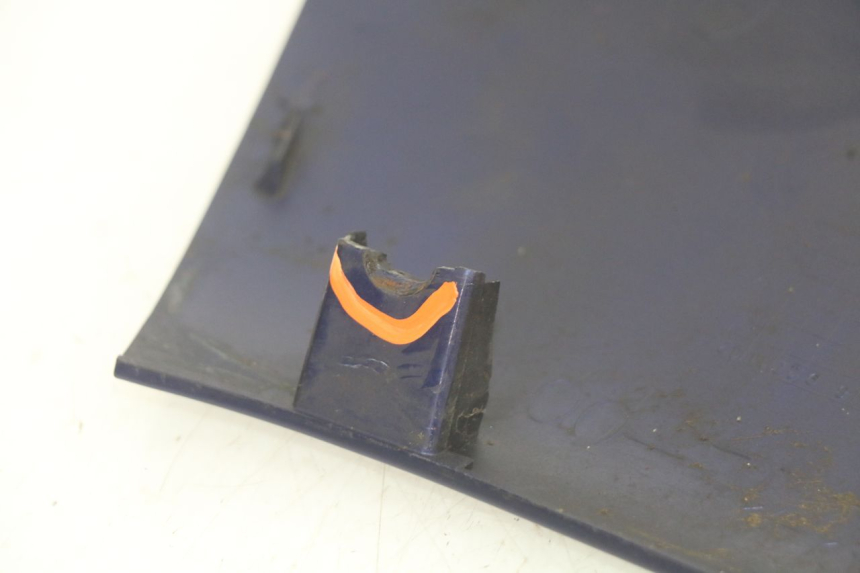 photo de BAS DE CAISSE GAUCHE YAMAHA YP MAJESTY 400 (2004 - 2008) - Détails caractéristiques