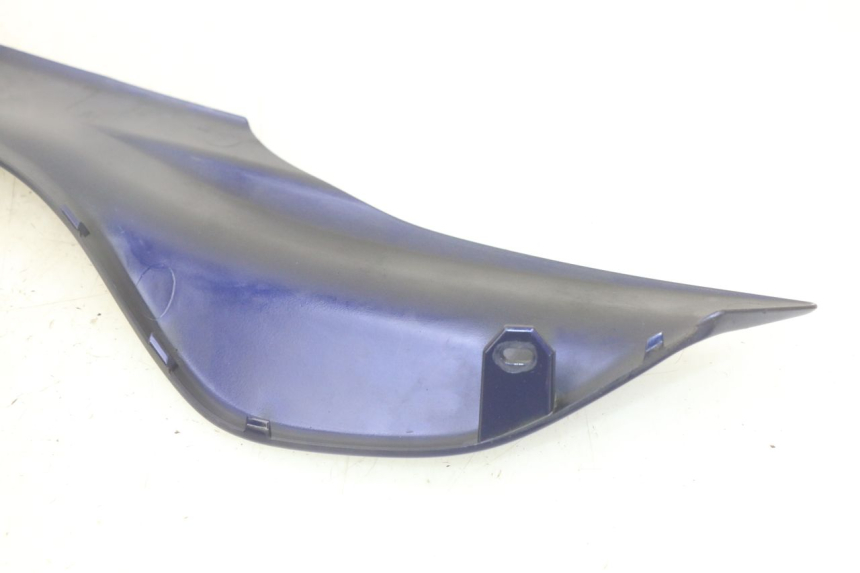 photo de BAS DE CAISSE GAUCHE YAMAHA YP MAJESTY 400 (2004 - 2008) - Vue rapprochée